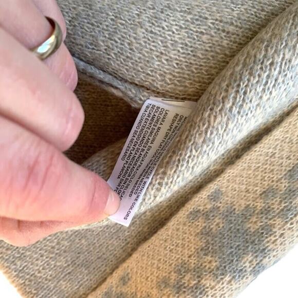 Love Ever After Cardigan Sweater Shacket Womens Size Medium Pockets Plaid Button - Picture 3 of 8